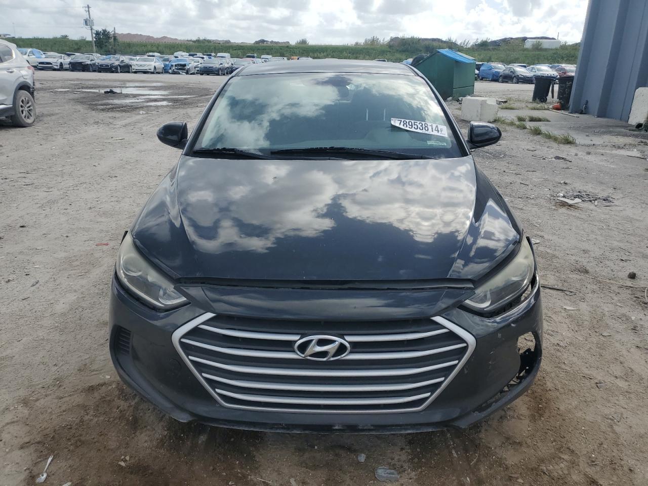 2017 Hyundai Elantra - Image 5