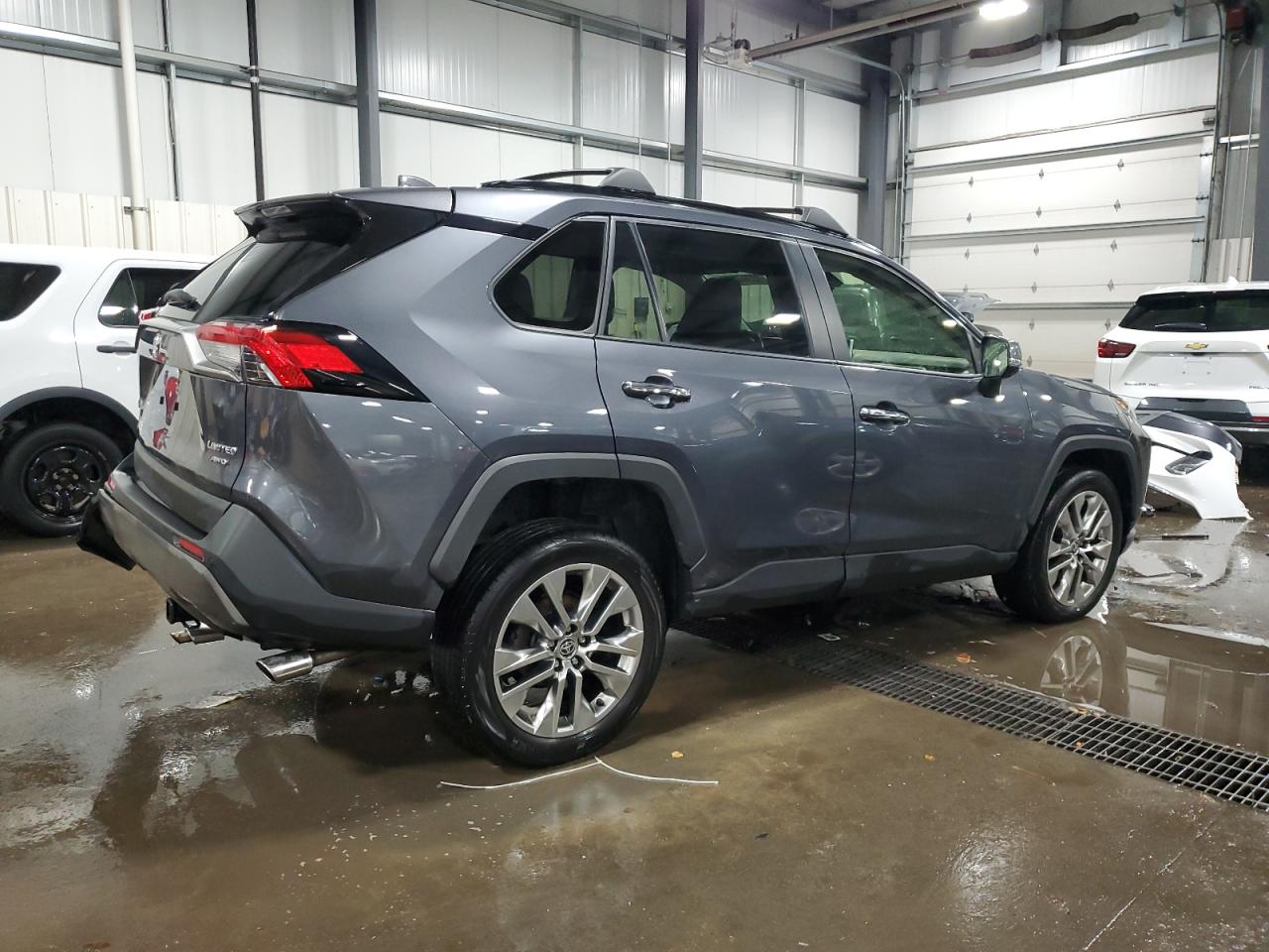 2021 Toyota RAV 4 - Image 3