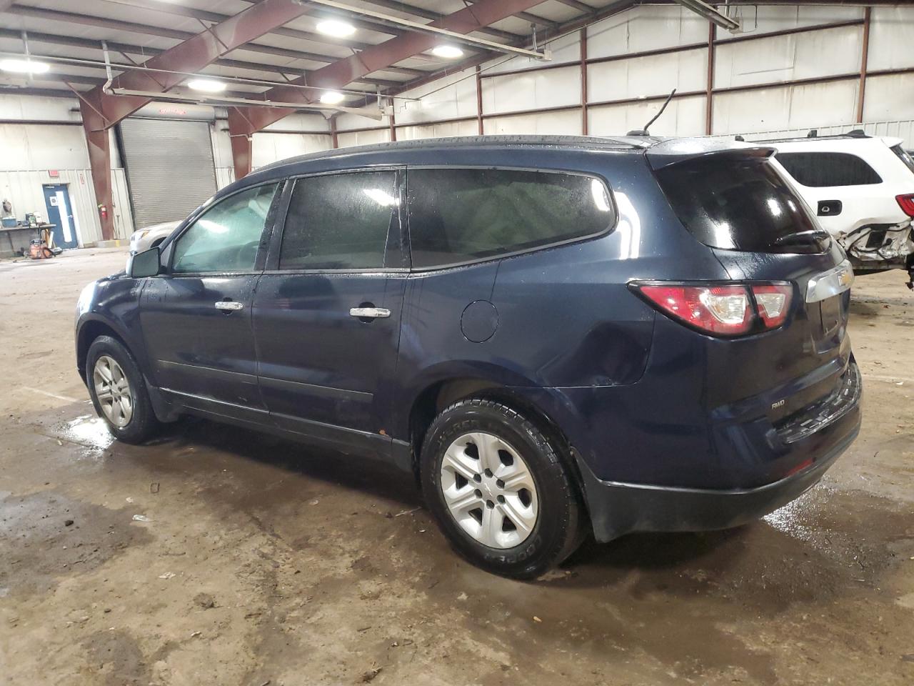 VIN 1GNKVFED7FJ237815 2015 CHEVROLET TRAVERSE no.2