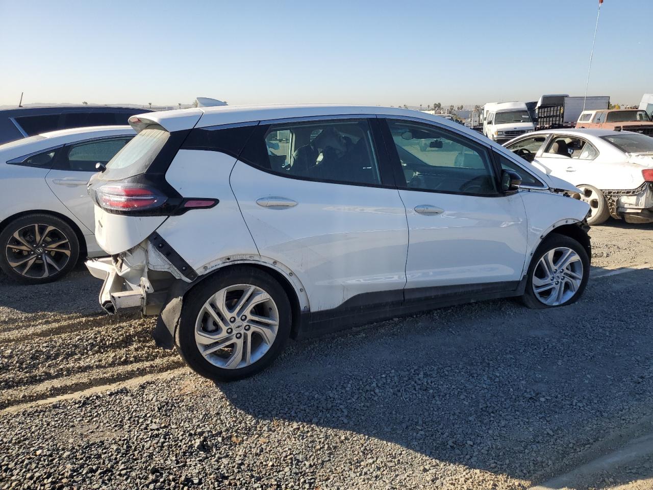 VIN 1G1FW6S03P4113817 2023 CHEVROLET BOLT no.3