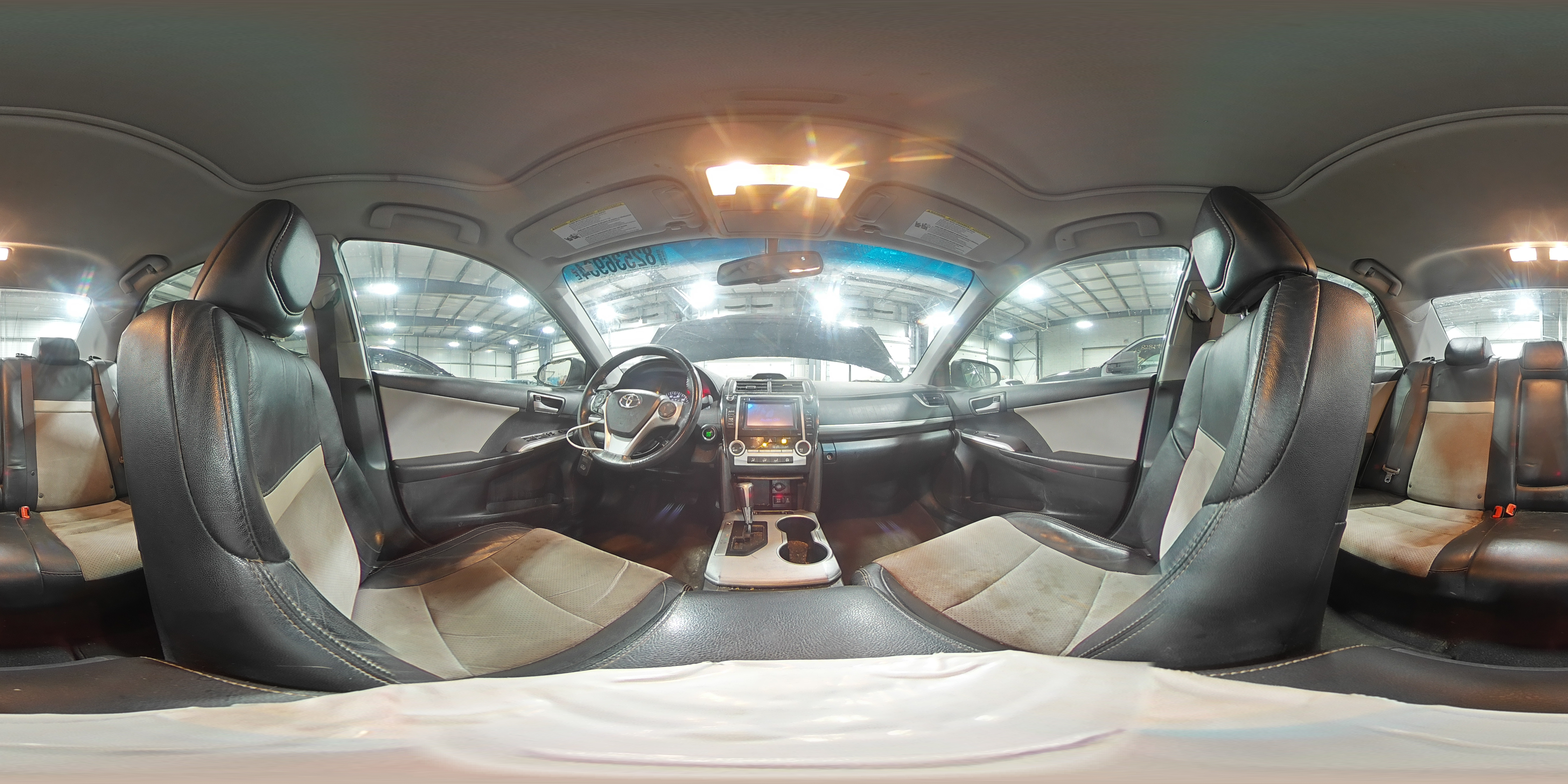 2012 Toyota Camry - Image 15