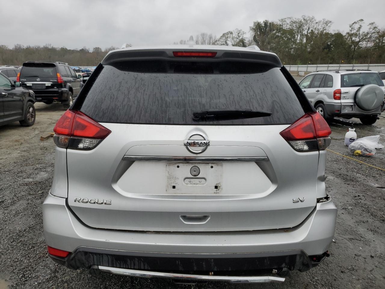 2018 Nissan Rogue - Image 6