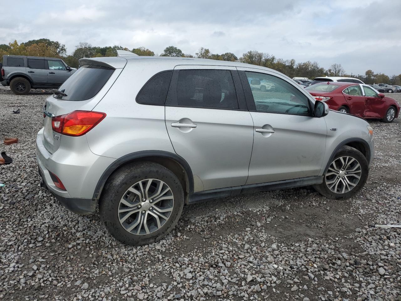 2018 Mitsubishi Outlander - Image 3
