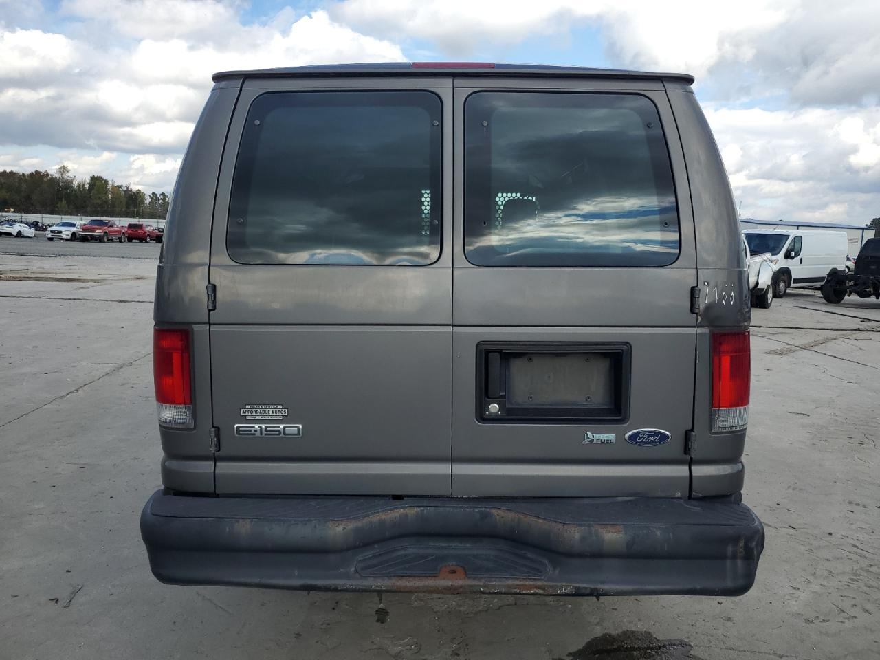 2009 Ford Econoline - Image 6