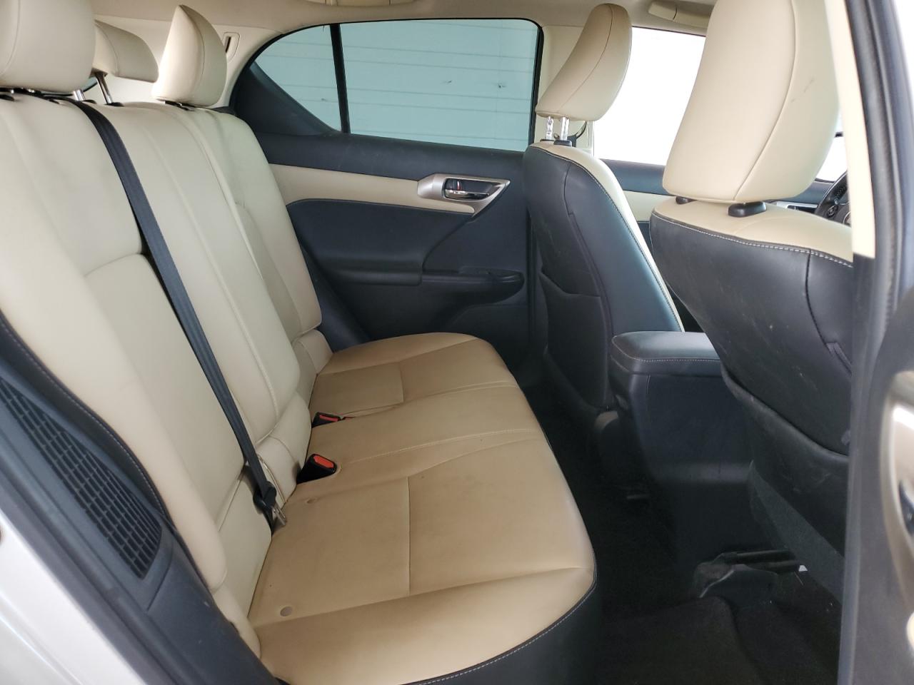 2017 Lexus CT - Image 10
