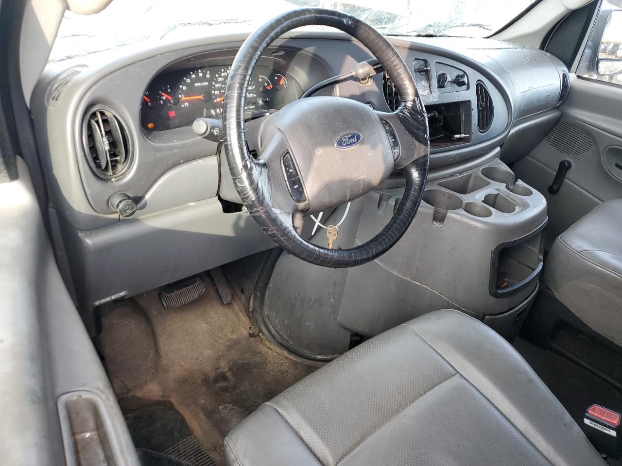 2006 Ford Econoline - Image 8