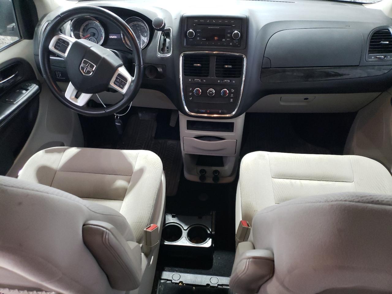 2016 Dodge Caravan - Image 8
