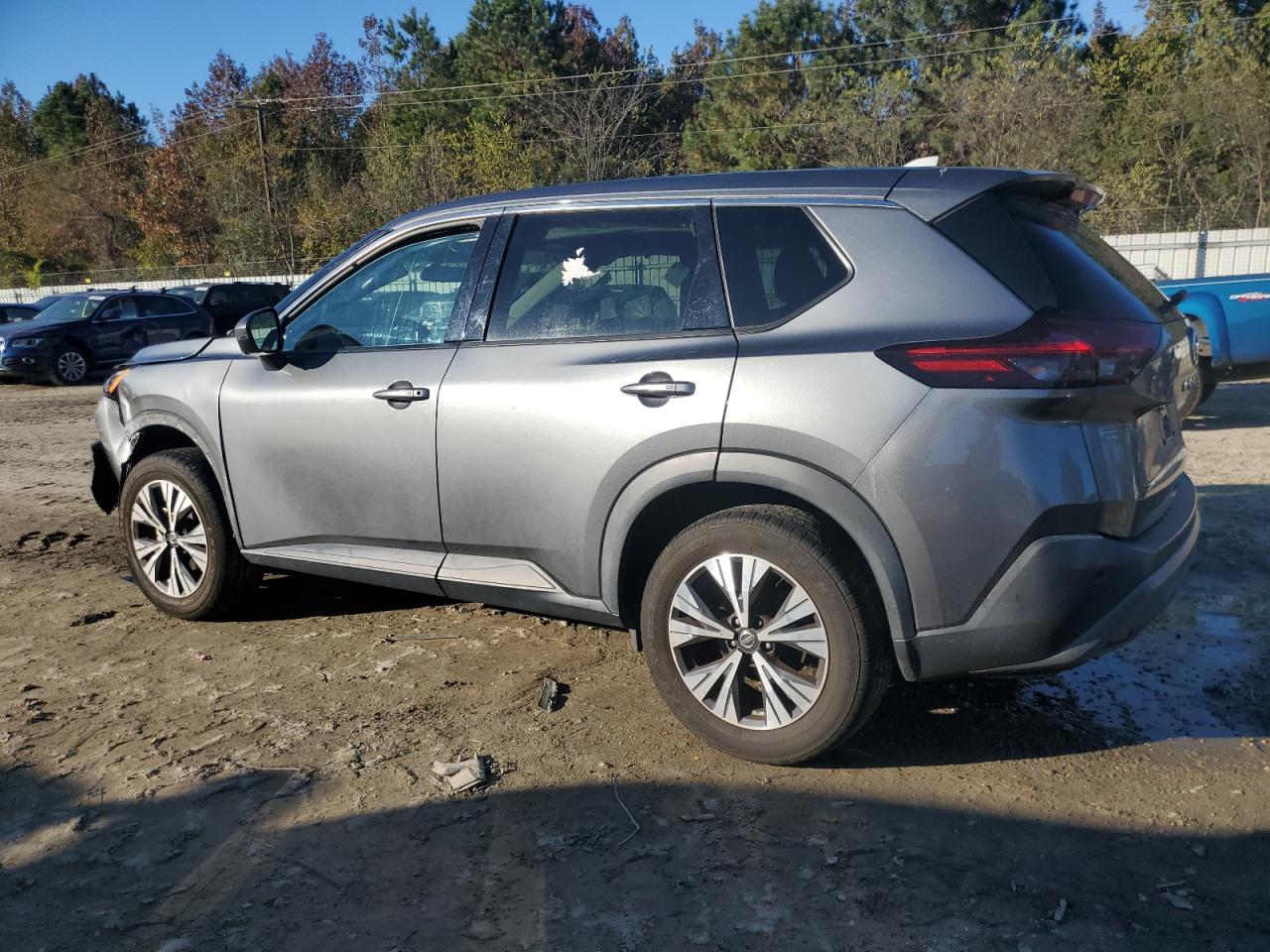 2021 Nissan Rogue - Image 2