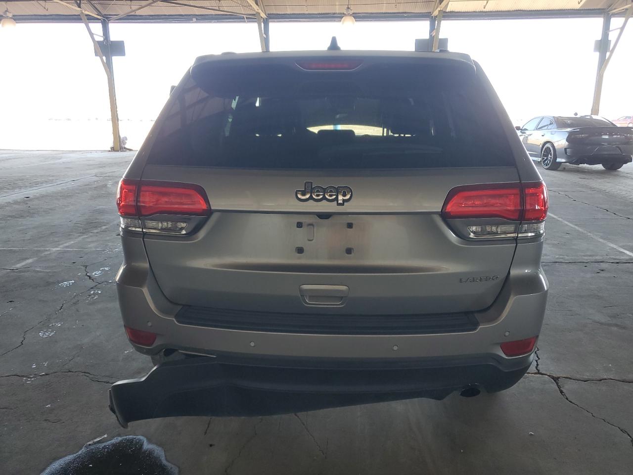 2017 Jeep Grand Cherokee - Image 6