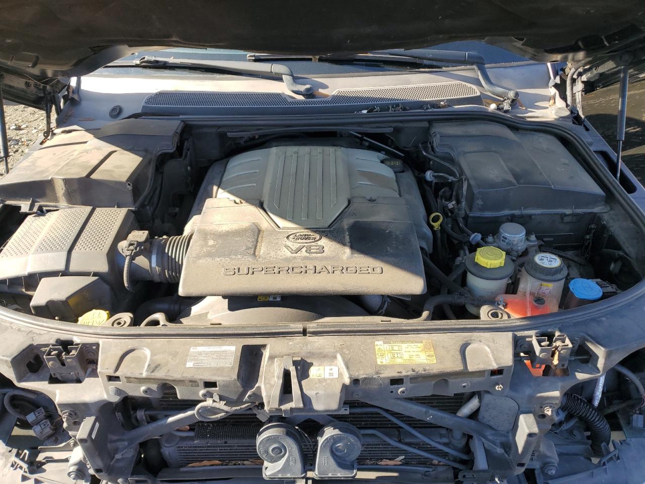 2009 Land Rover Range Rover - Image 12