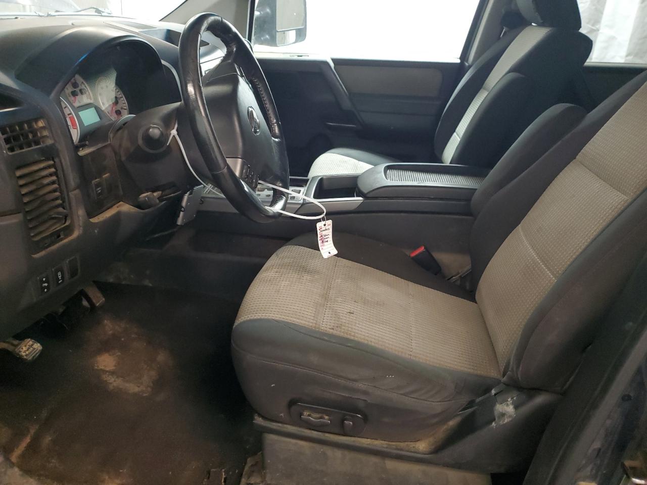 2012 Nissan Titan - Image 7