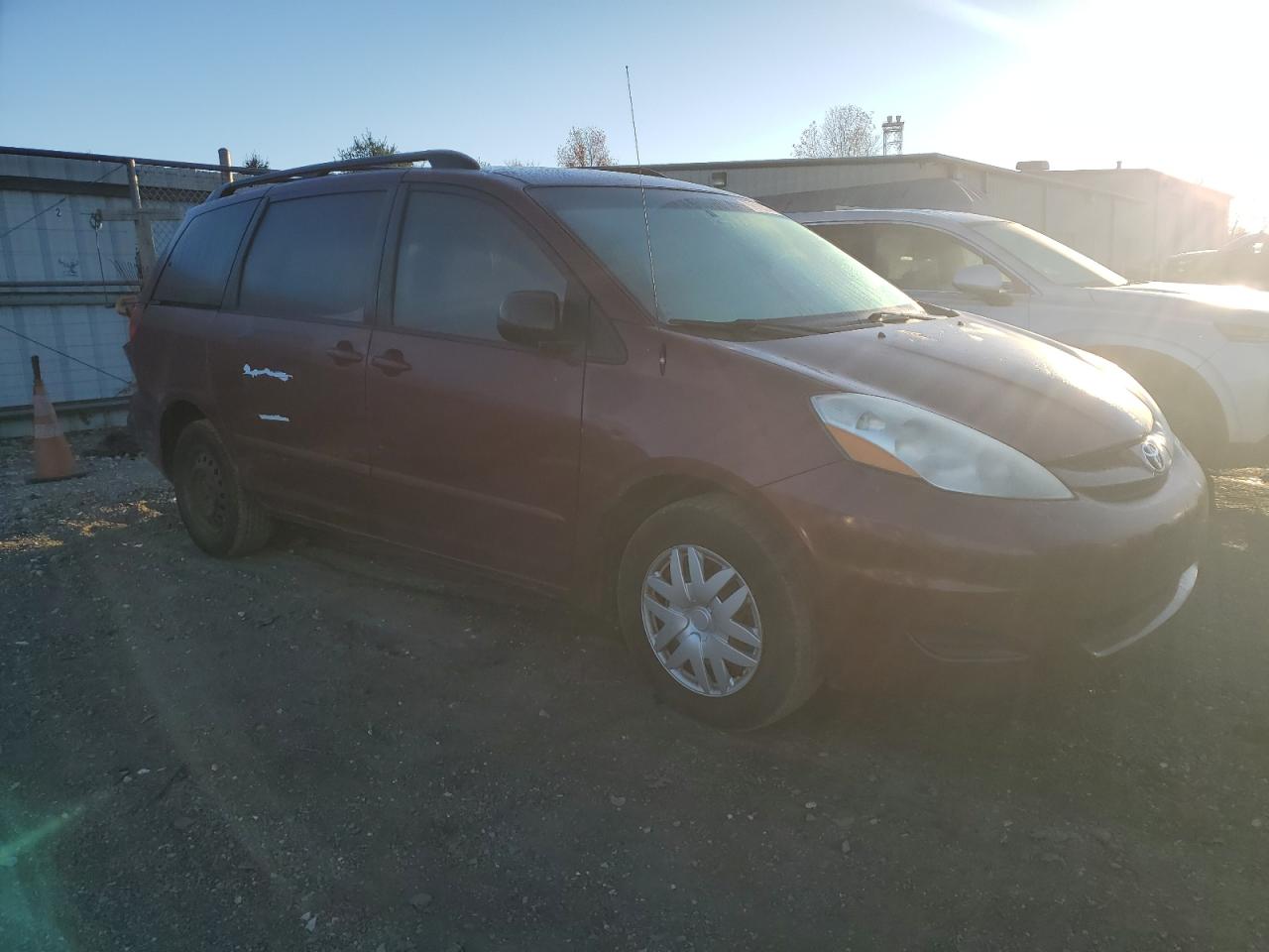 2010 Toyota Sienna - Image 4