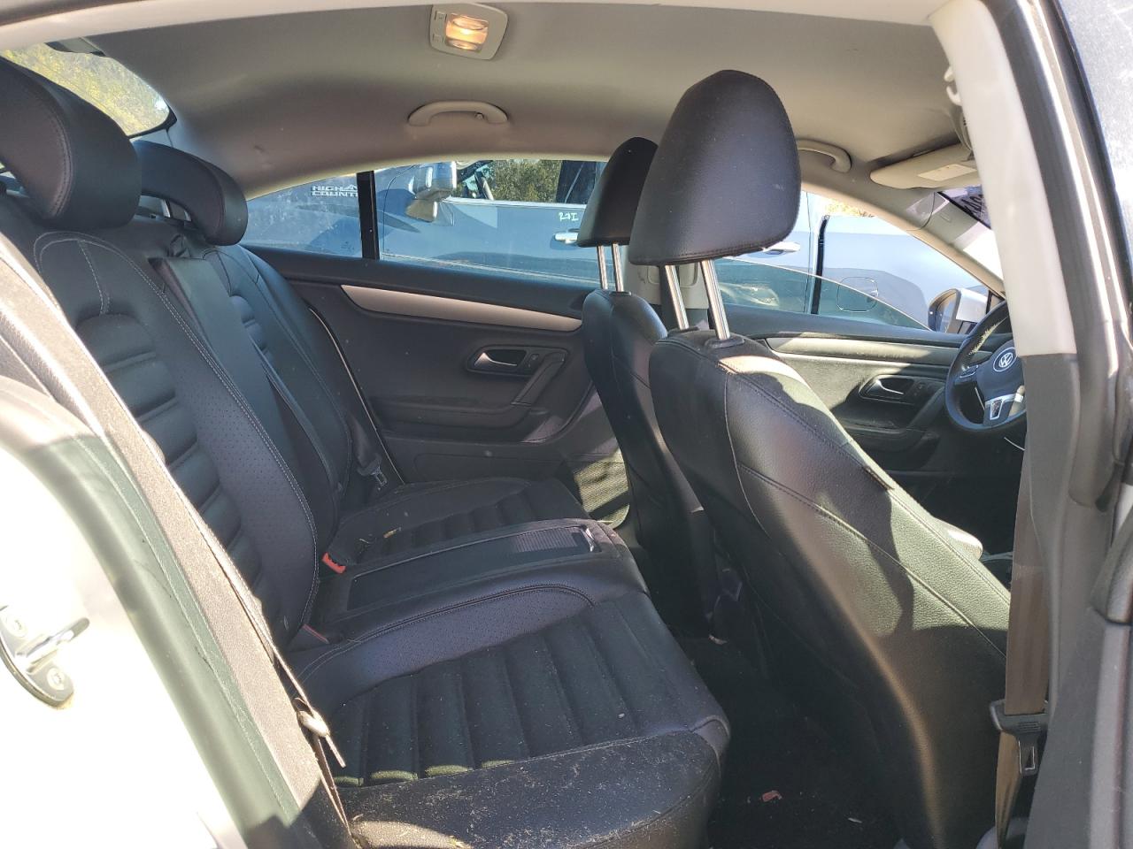 2010 Volkswagen Passat CC - Image 10
