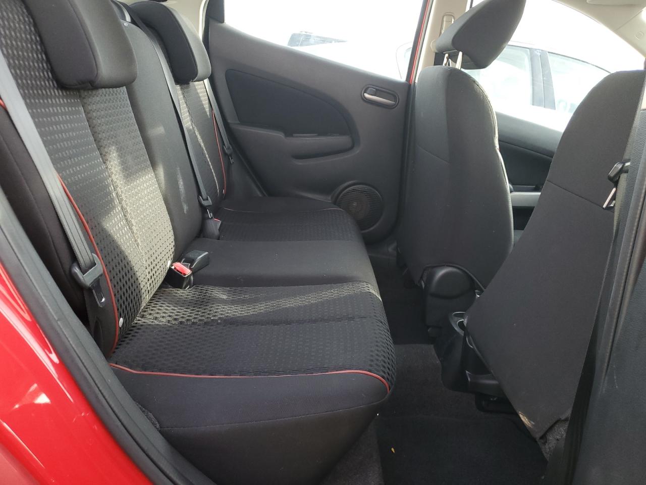 2011 Mazda 2 - Image 10