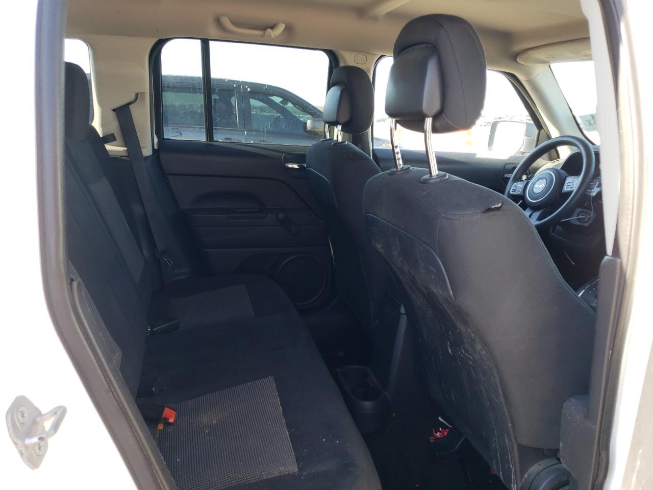 2014 Jeep Liberty (Patriot) - Image 11