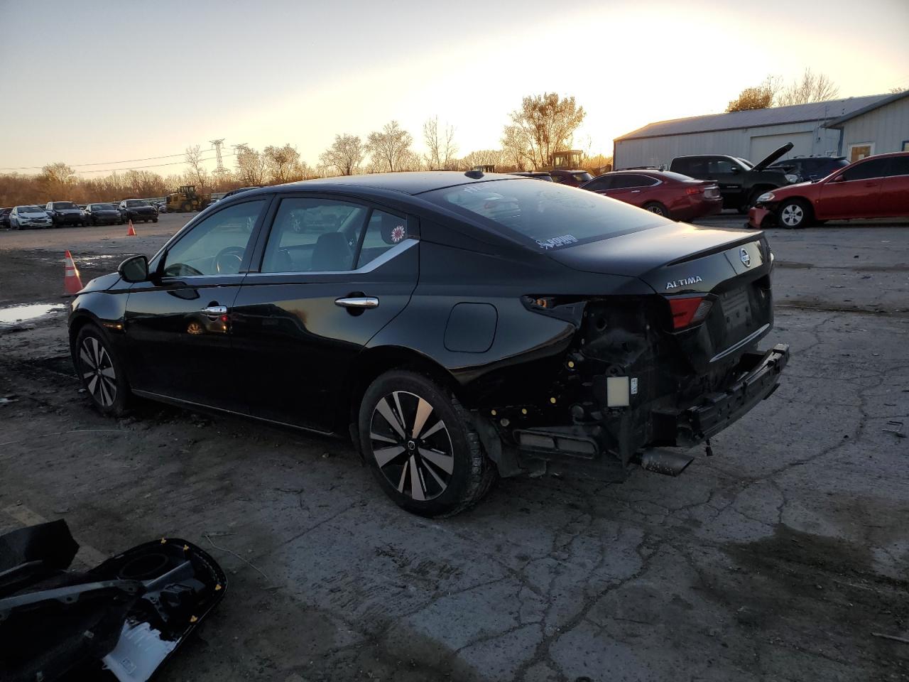 2020 Nissan Altima - Image 2