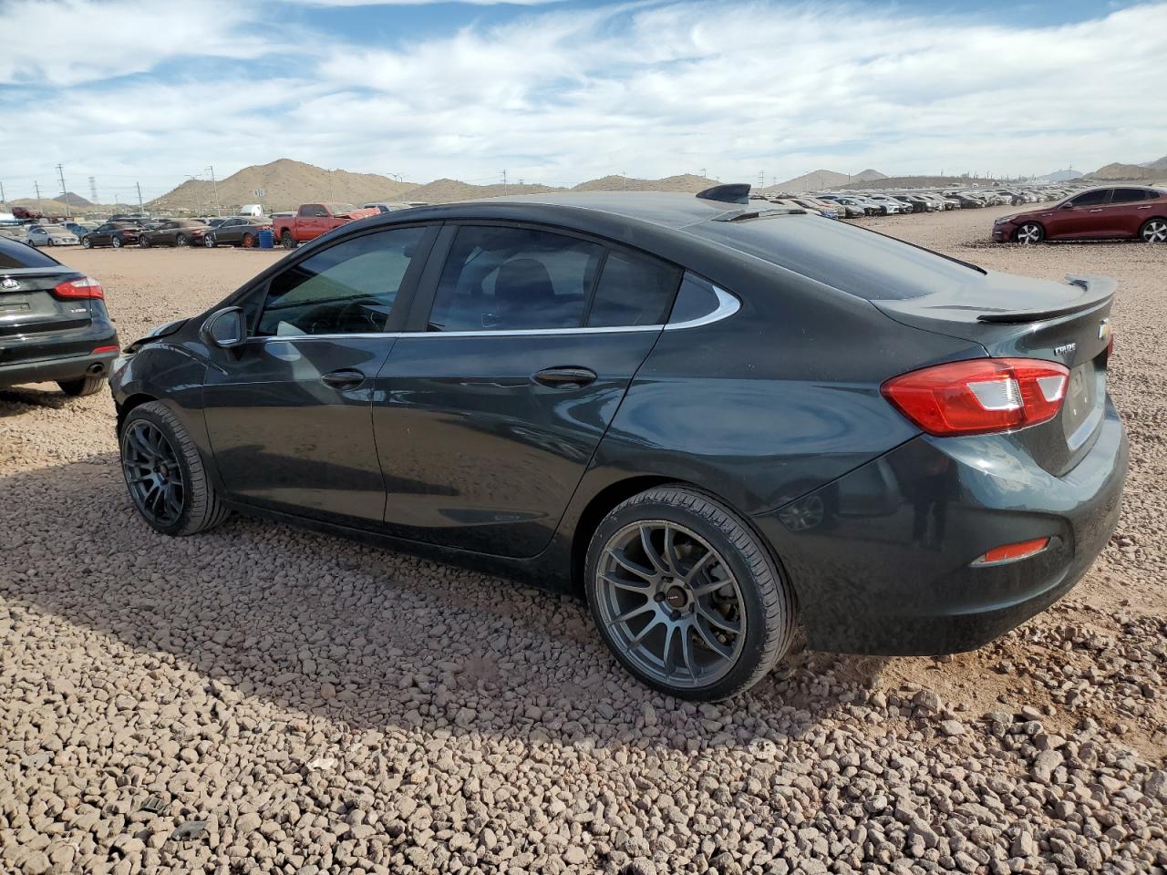 2018 Chevrolet Cruze - Image 2