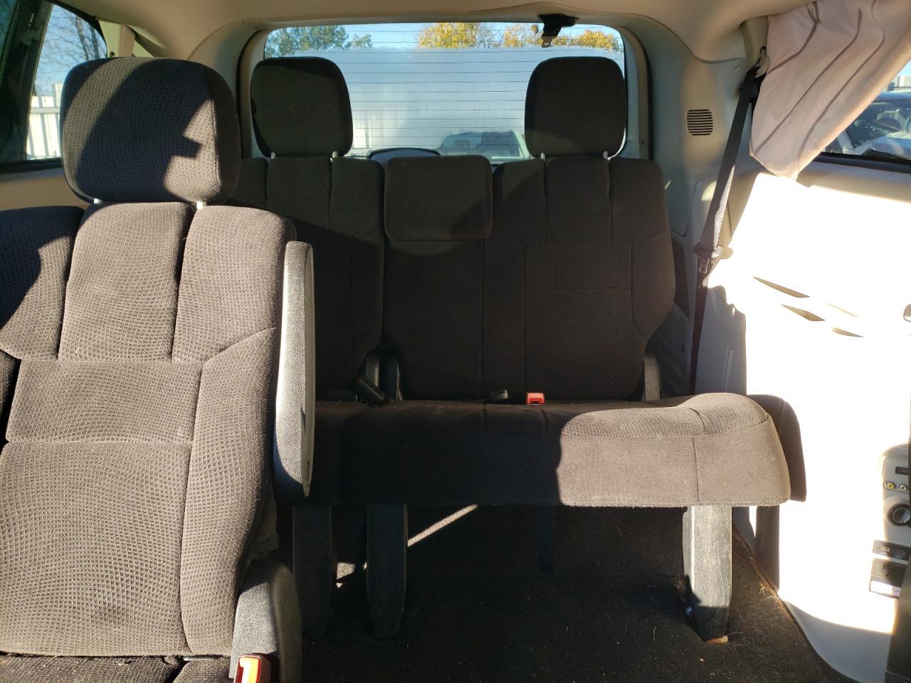 2014 Dodge Caravan - Image 10