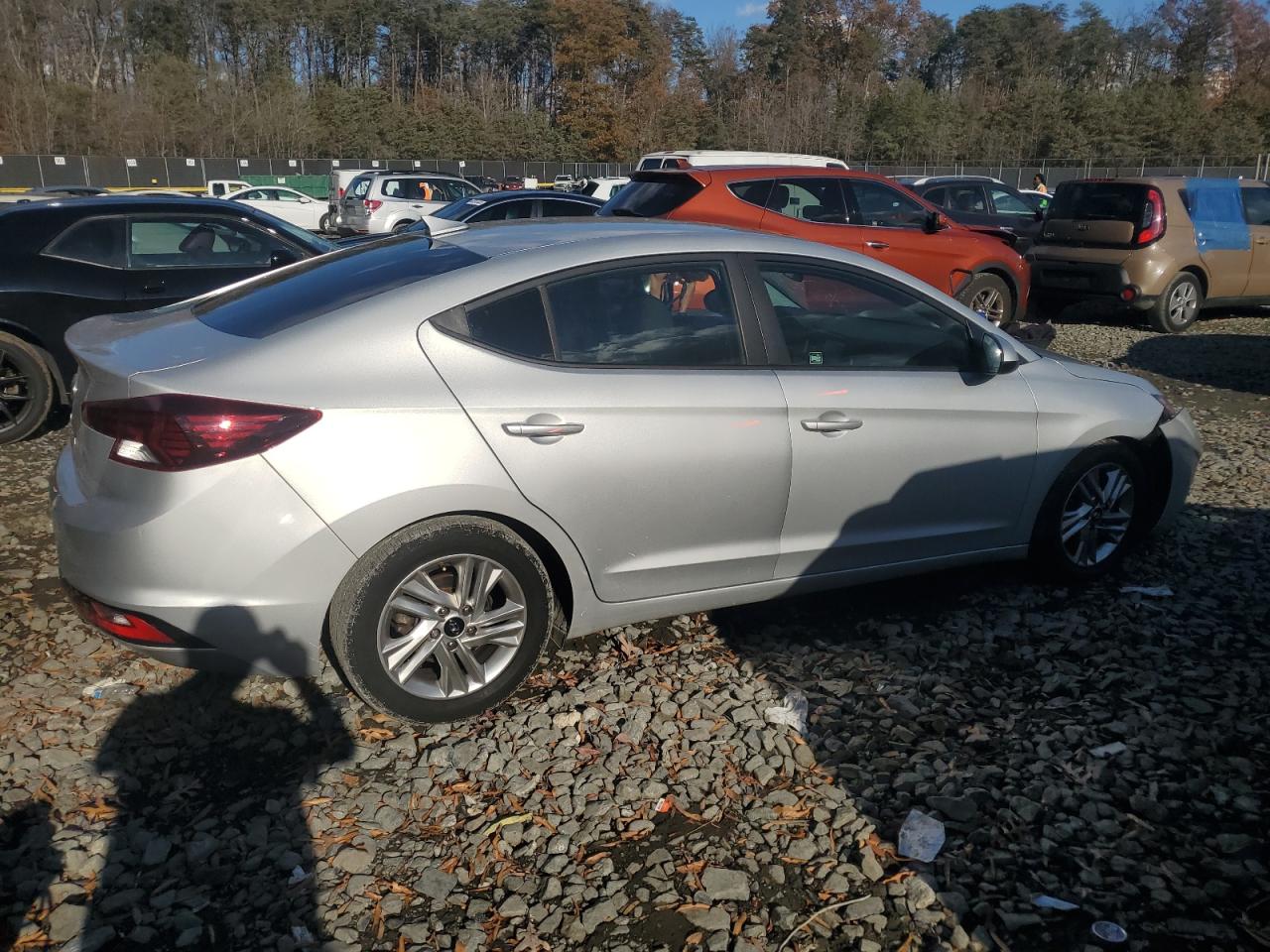 2020 Hyundai Elantra - Image 3