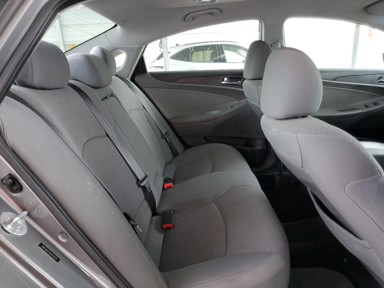 2013 Hyundai Sonata - Image 10