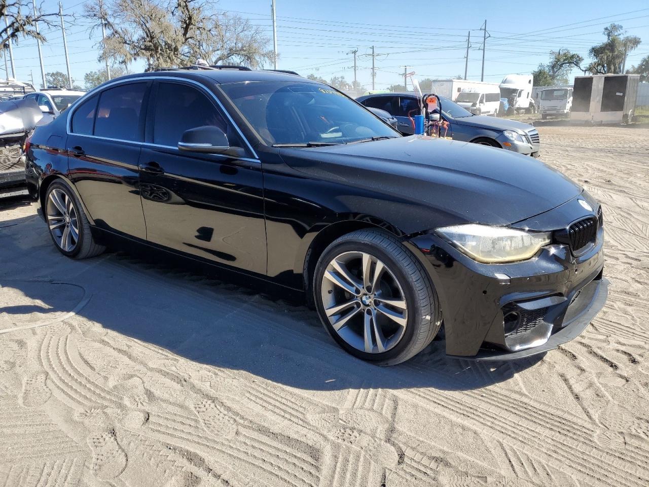 VIN WBA8B9G57JNU97441 2018 BMW 3 SERIES no.4