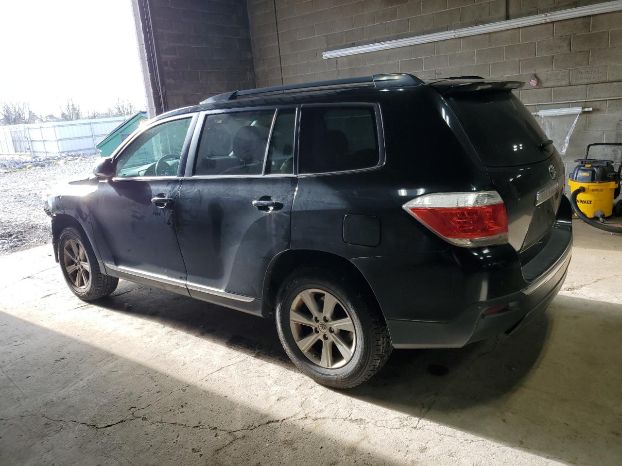 VIN 5TDZK3EH9DS114387 2013 TOYOTA HIGHLANDER no.2