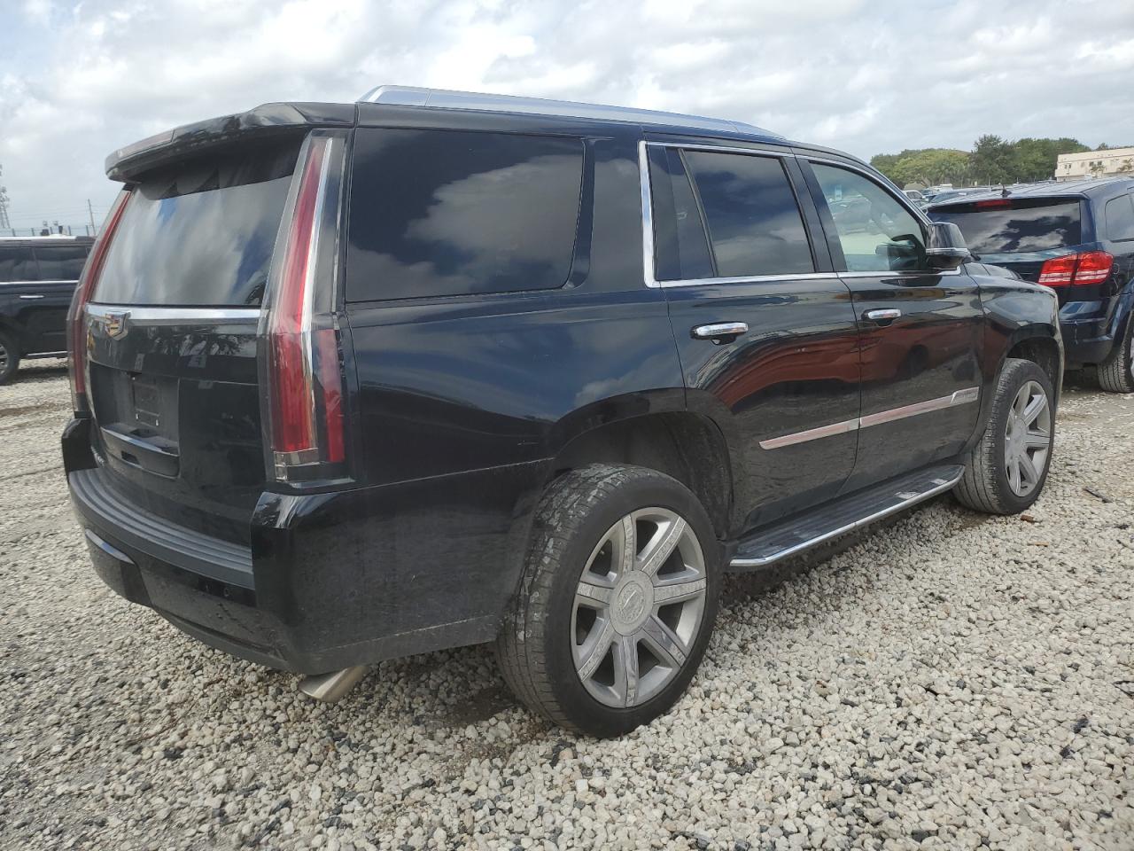 2018 Cadillac Escalade - Image 3