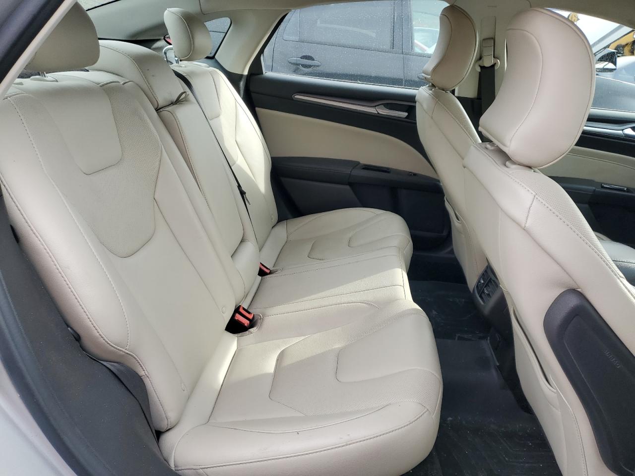 2016 Ford Fusion - Image 10