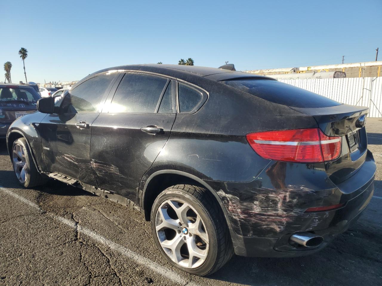 2011 BMW X6 - Image 2