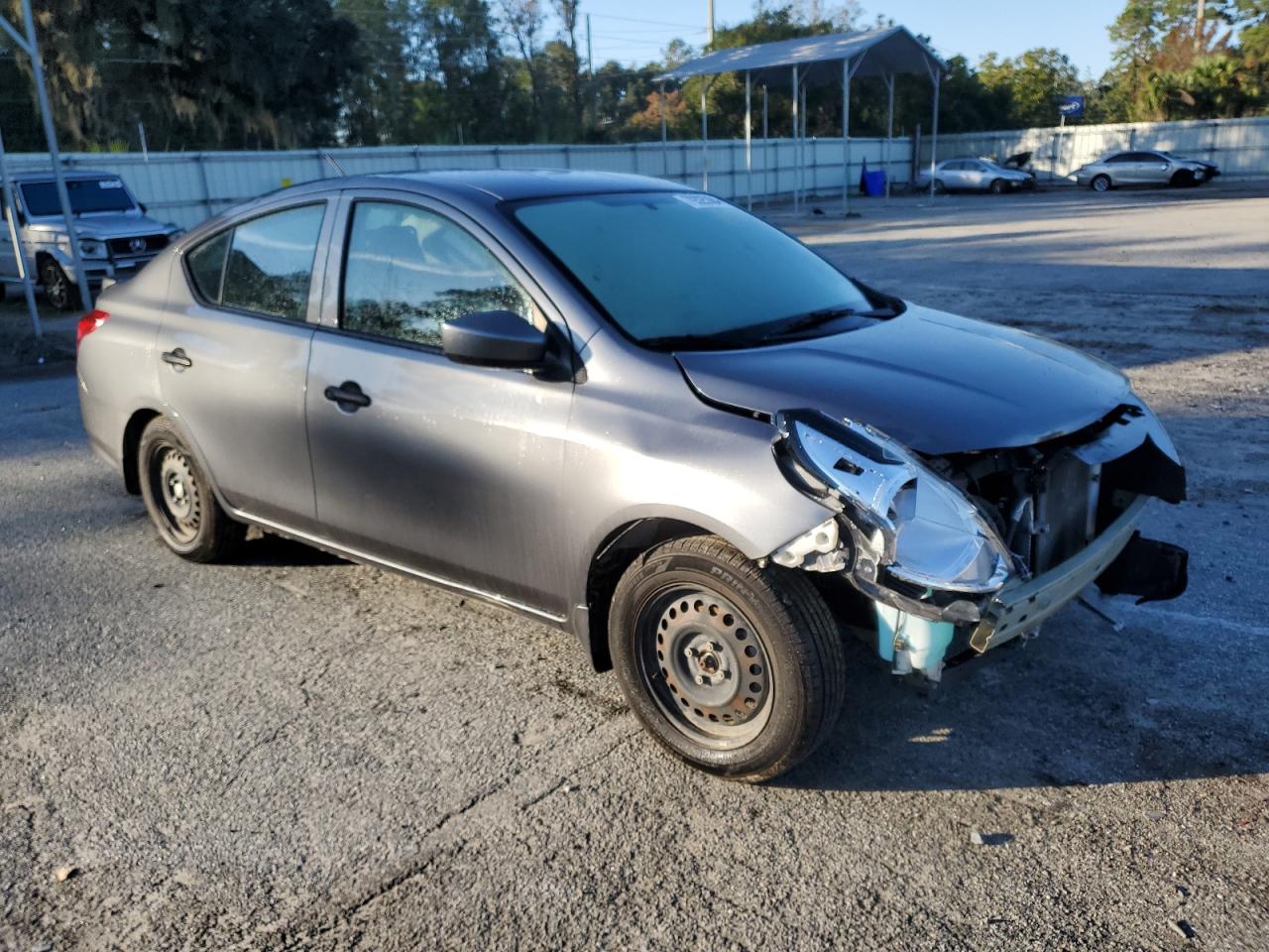 2019 Nissan Versa - Image 4