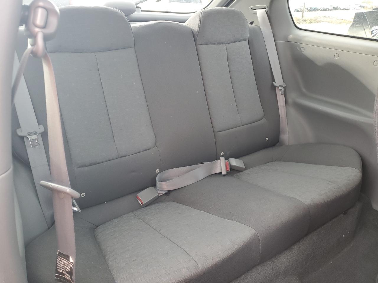 2005 Hyundai Accent - Image 10