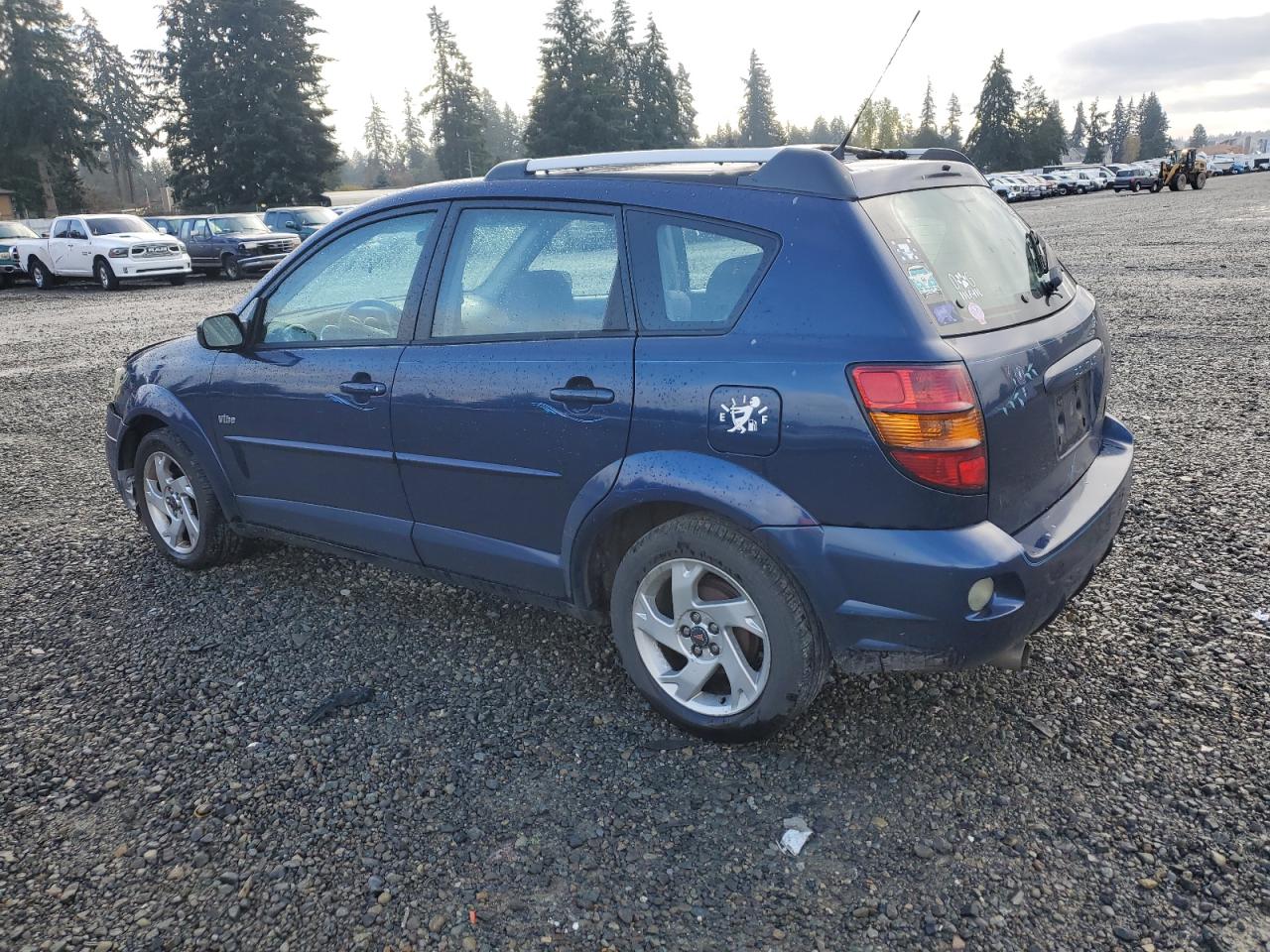2004 Pontiac Vibe - Image 2