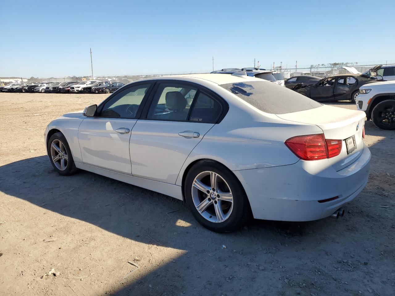 VIN WBA3A5C51DF353720 2013 BMW 3 SERIES no.2