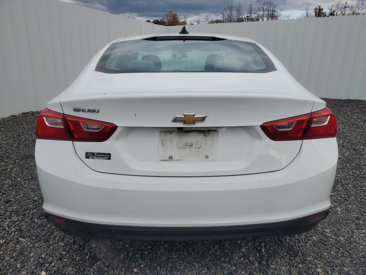 2018 Chevrolet Malibu - Image 6
