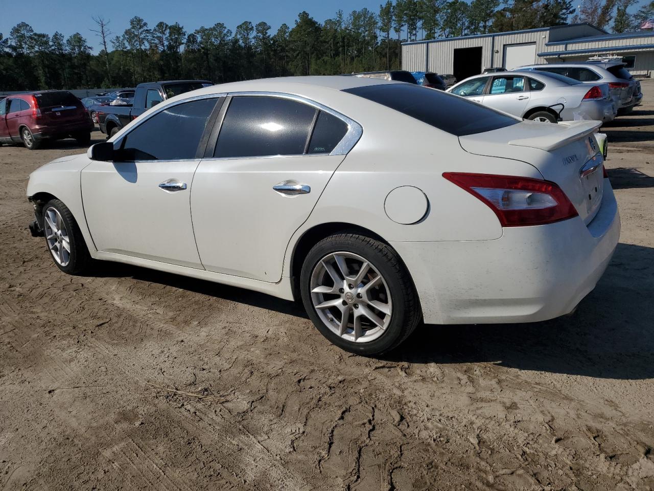 2009 Nissan Maxima - Image 2