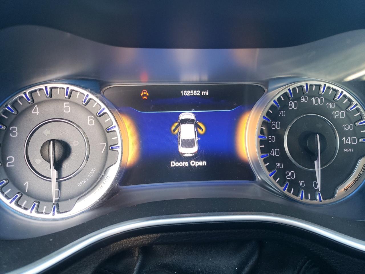 2015 Chrysler 200 - Image 9