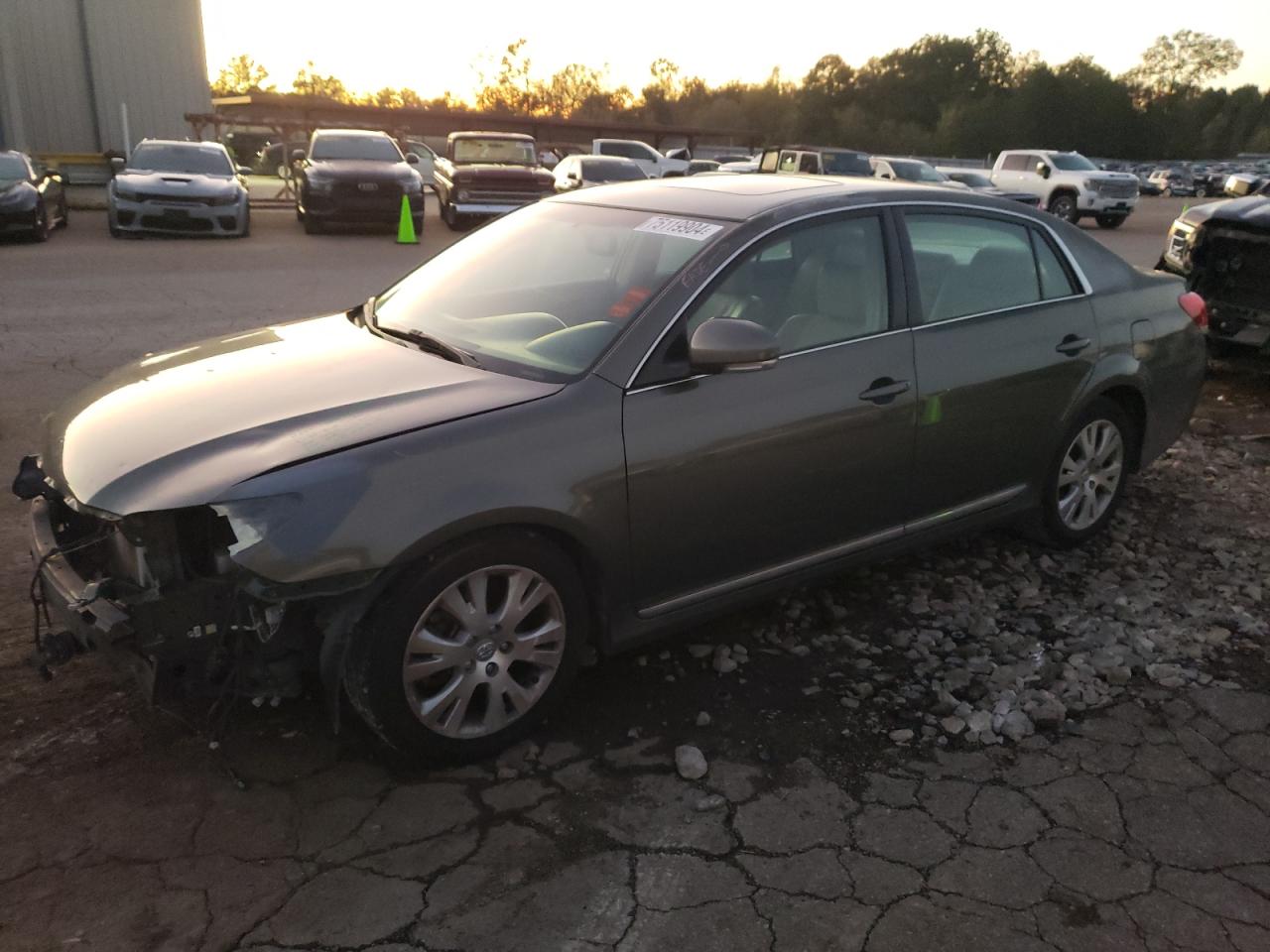 2012 Toyota Avalon - Image 1