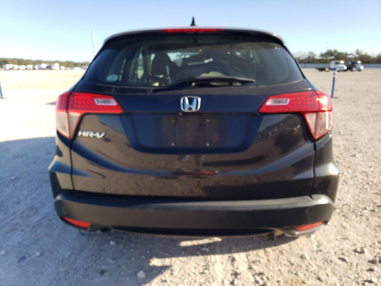 2017 Honda Hr-V Lx VIN: 3CZRU5H32HG700840 Lot: 81765484