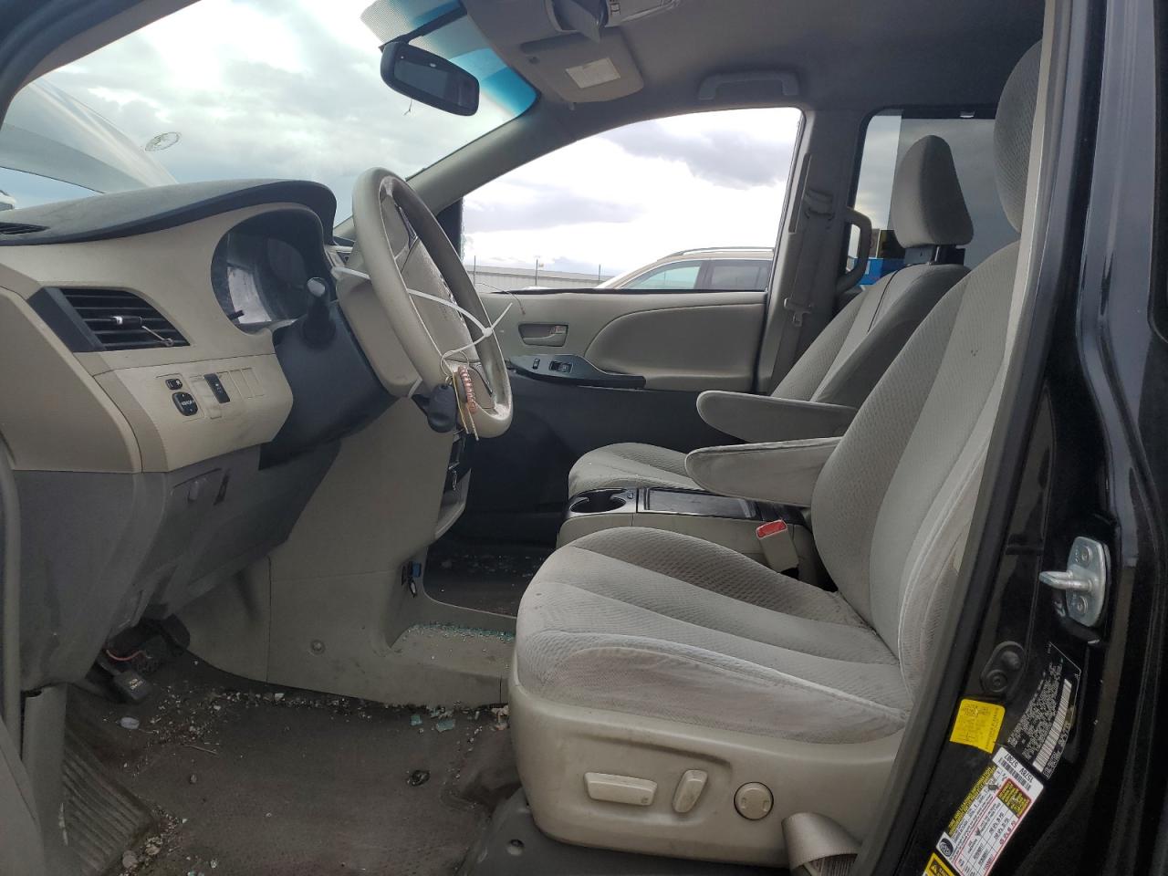 2013 Toyota Sienna - Image 7