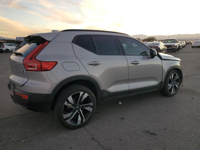  VOLVO XC40 ULTIM 2023 Серебристый