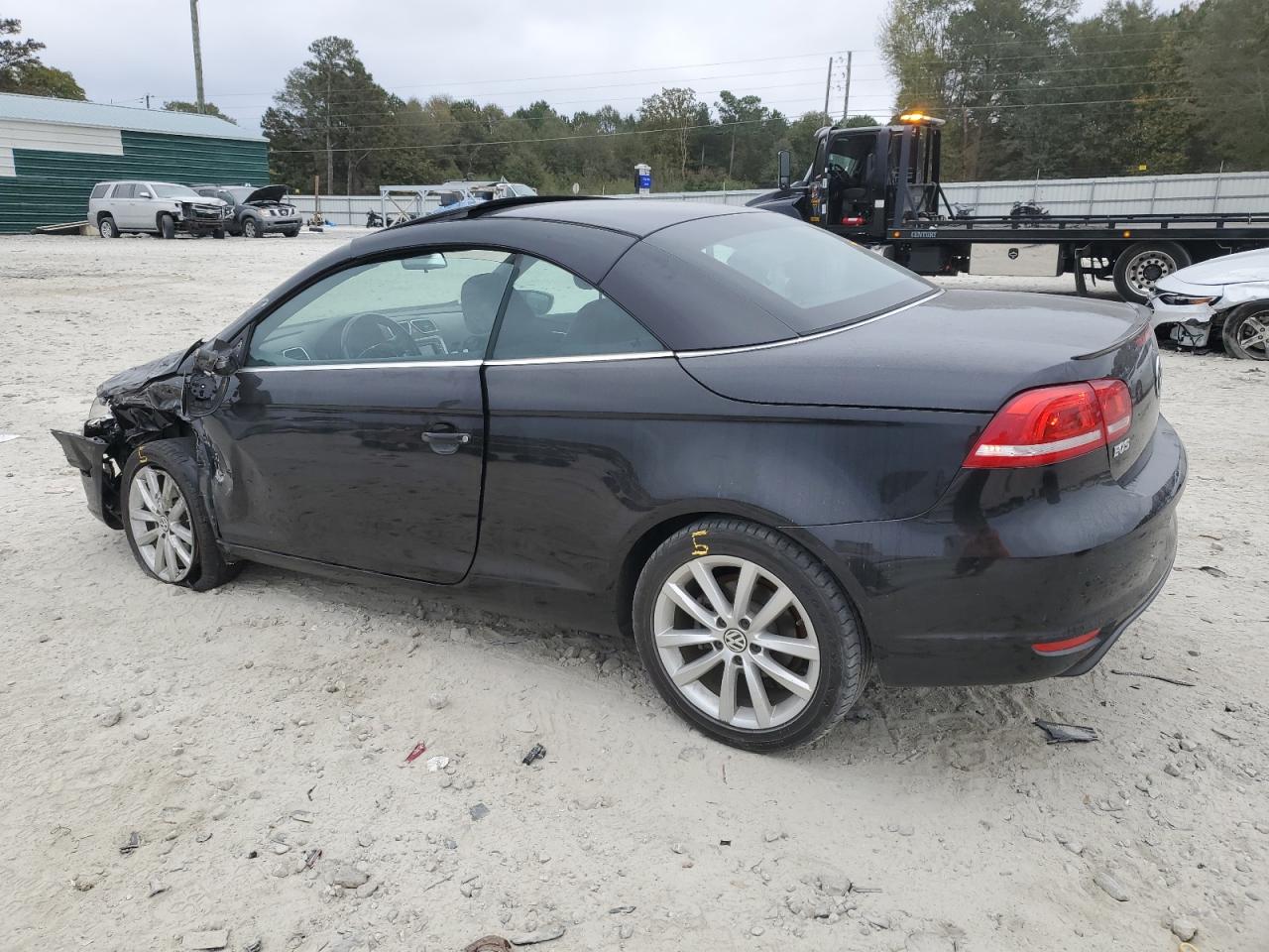 2015 Volkswagen Eos - Image 2