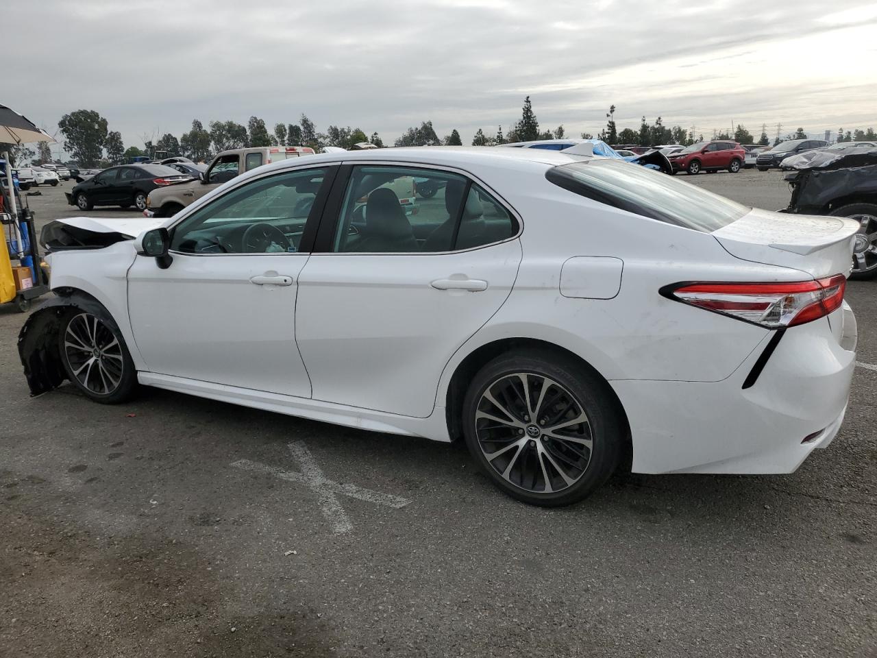 4T1G11AK5LU354736 2020 TOYOTA CAMRY - Image 2