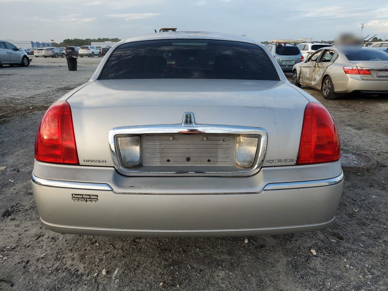 2007 Lincoln Town Car Signature VIN: 1LNHM81V07Y631421 Lot: 79879964