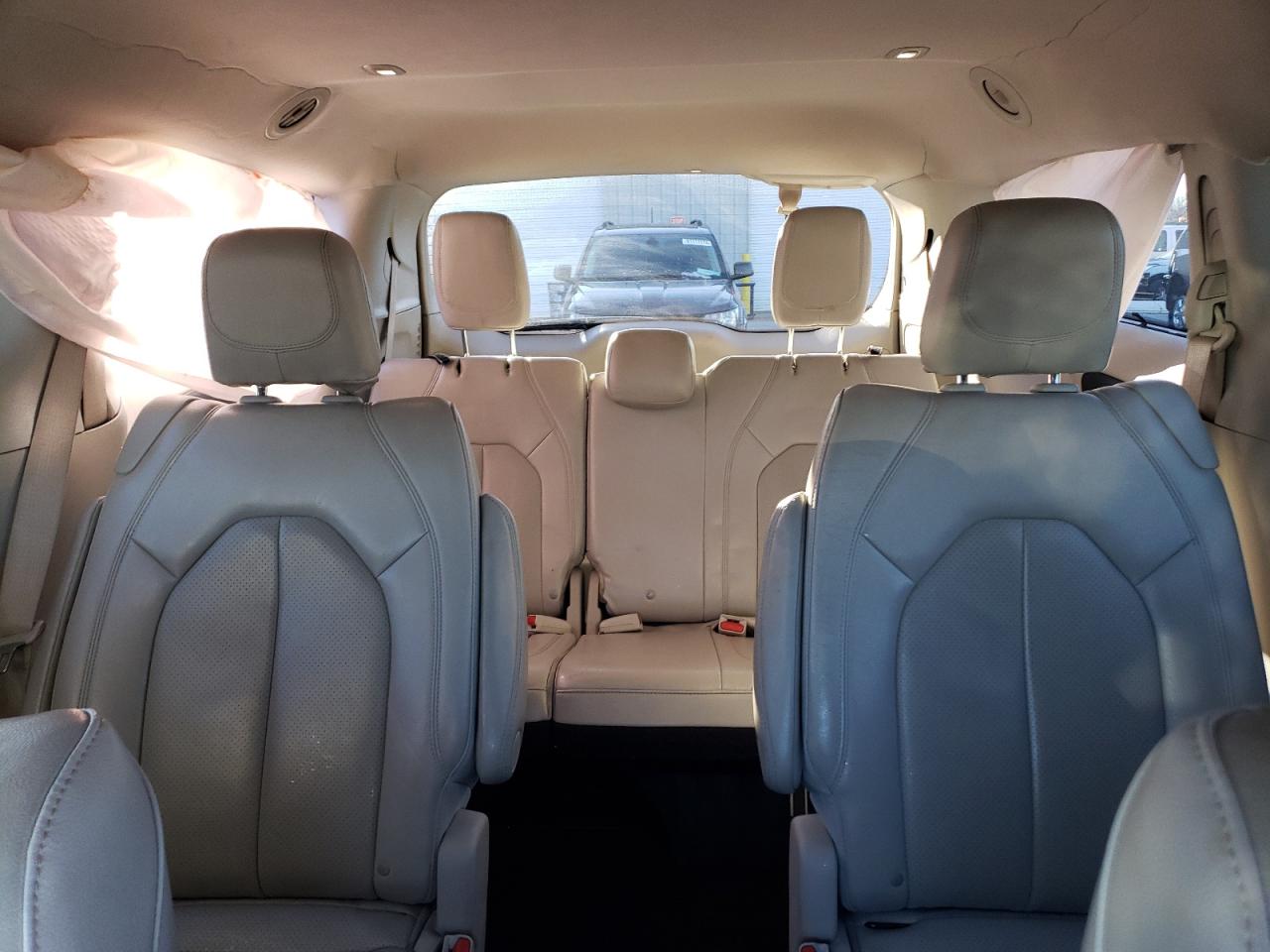 2021 Chrysler Pacifica - Image 10