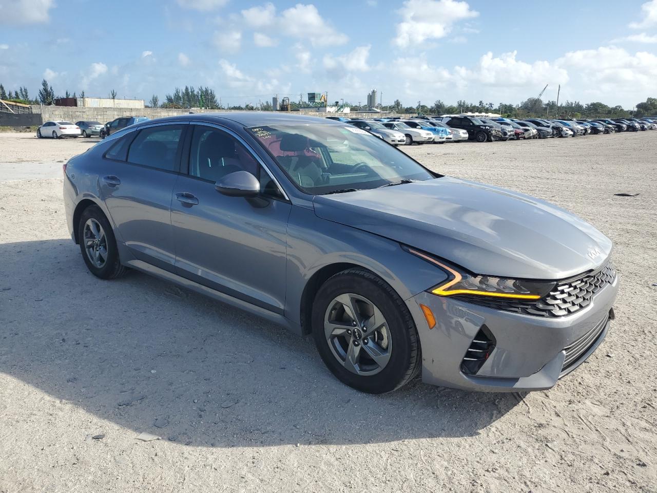 2022 Kia K5 - Image 4