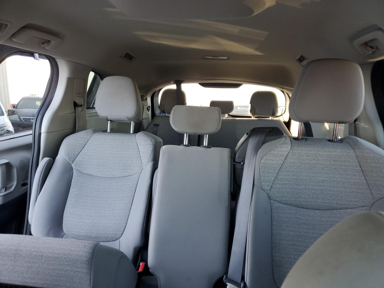 2021 Toyota Sienna - Image 10