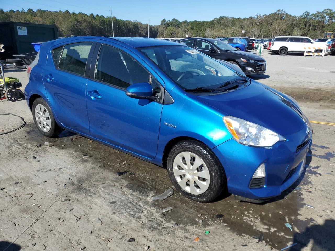 VIN JTDKDTB3XE1565766 2014 TOYOTA PRIUS no.4