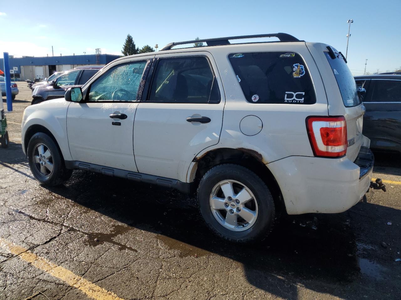 2010 Ford Escape - Image 2