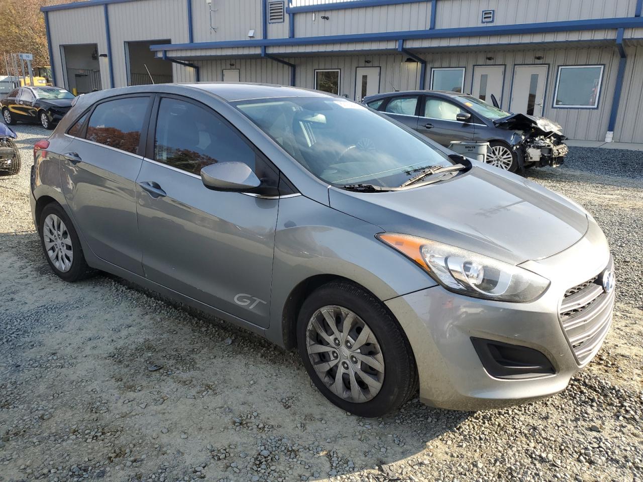 2017 Hyundai Elantra - Image 4