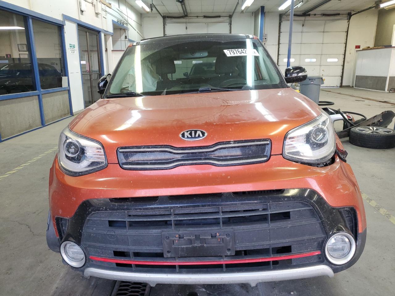 VIN KNDJX3AA0J7578181 2018 KIA SOUL no.5